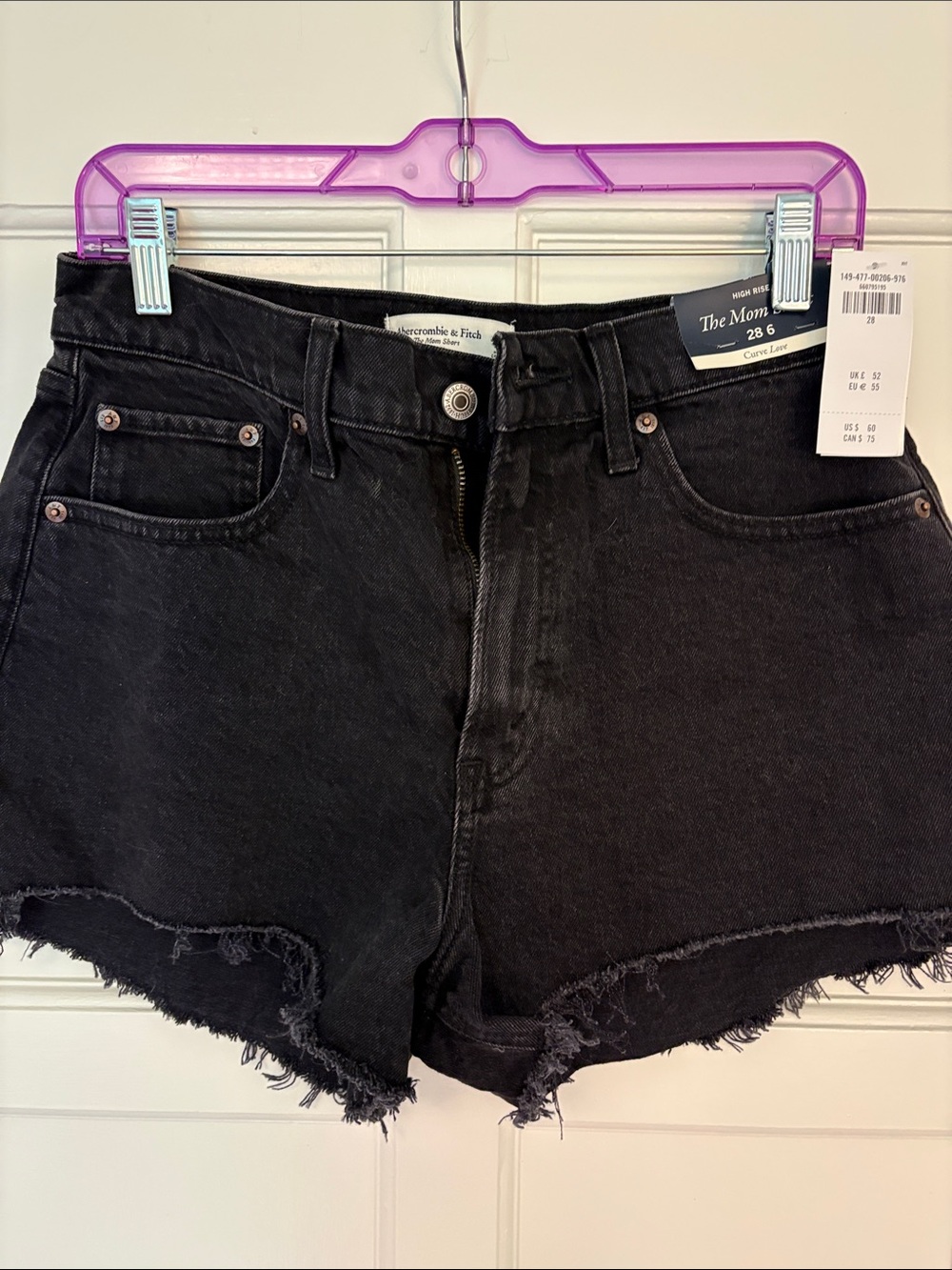 Abercrombie & Fitch Black High Rise Shorts - The Mom Short - 28 / 6
Curve Love